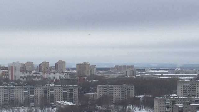 Самолёт АН-26 в небе Перми, кружил весь день. 11.05.015 смотреть онлайн