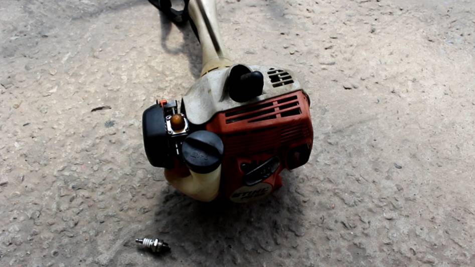 Триммер Stihl FS 55 Мотокоса Одна из возможных причин когда не заводится