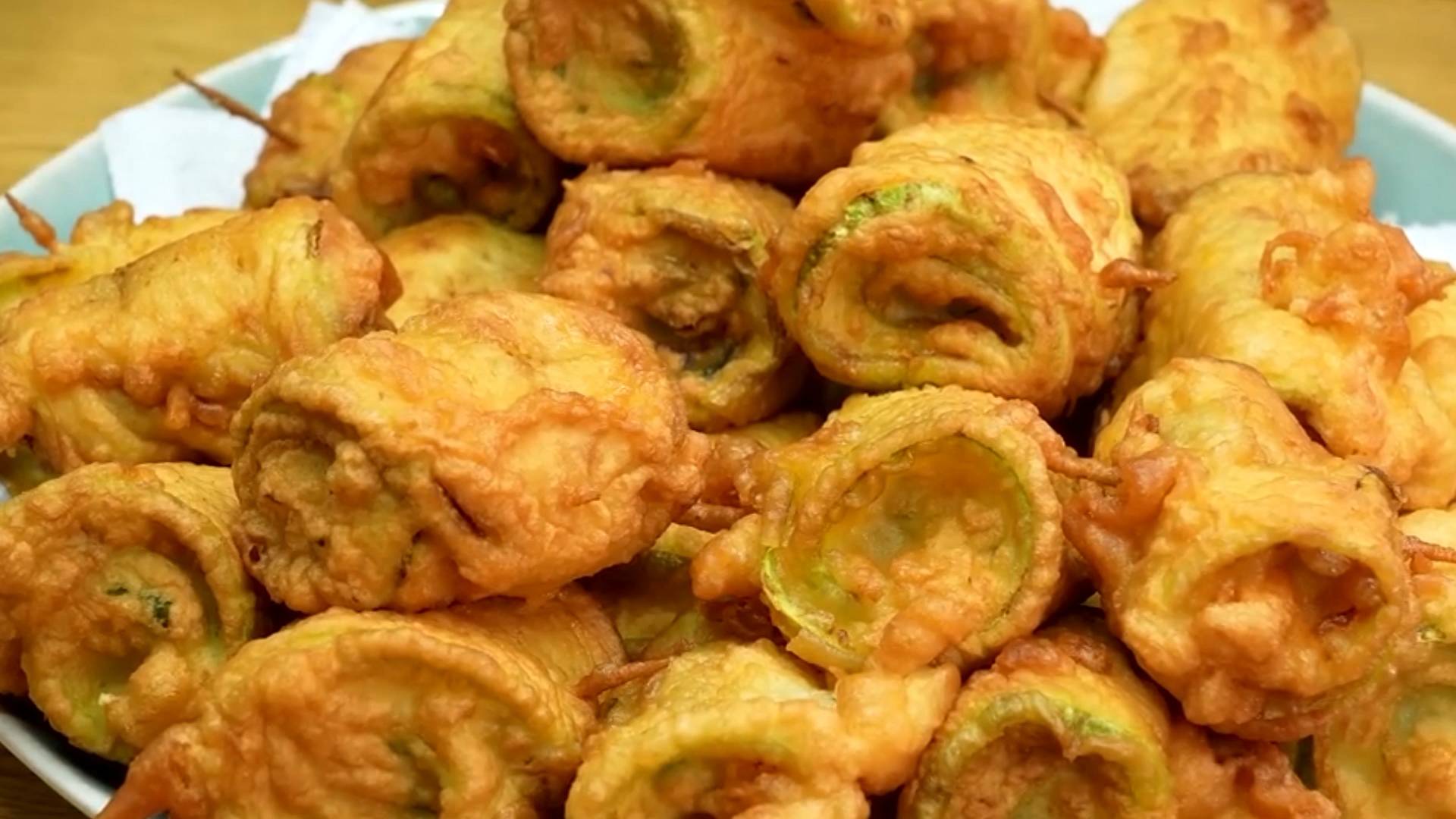 Кабачковые рулетики