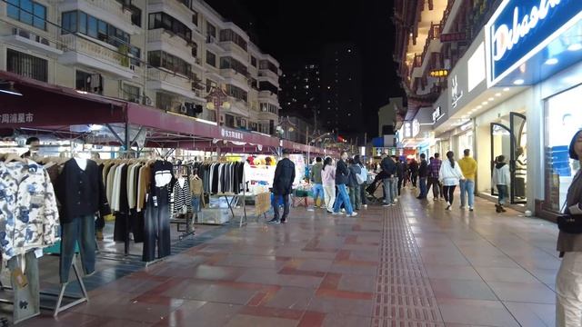 Хорошая Ночная прогулка, по Ночному рынку Чжоупу! ШАНХАЙ)= смотреть онлайн