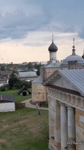 Вид сверху. На Свечной башне Новоторжского монастыря. Торжок. смотреть онлайн