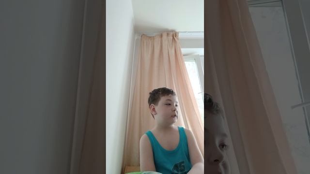 НЕЛЬЗЯ СИДЕТЬ В ТЕЛЕФОНЕ ЭТО ОЧЕНЬ ПЛОХО И У ТЕБЯ НАЧИНАЕТСЯ КАНЕКТЕВИТ! смотреть онлайн