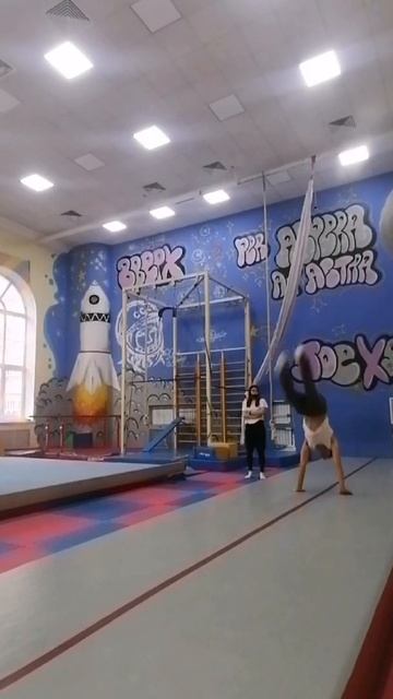 Акробатика, фляк. Каскад фляков. #shorts смотреть онлайн