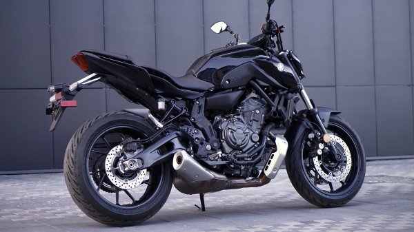 2022 Yamaha MT-07 (Glossy Black)