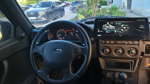 Нива Бронто установка андроид магнитолы 12,3D и усилителя Raven Compact 4.120 в перчаточный ящик .