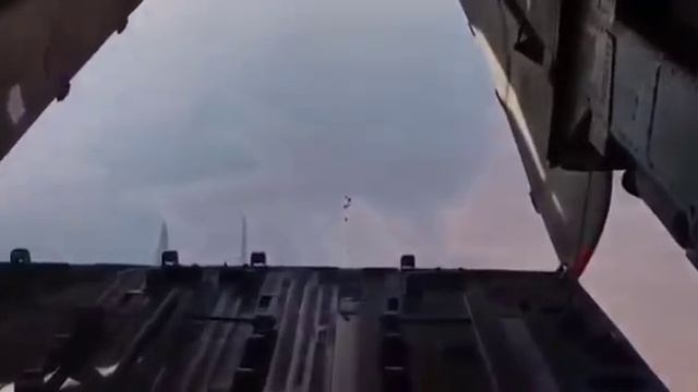 СУ 30 заглянул в грузовой отсек ИЛ76