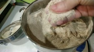 МУКА ИЗ ПОЛБЫ в измельчителе  Hurakan HKN-SG400