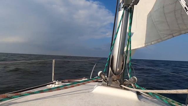 Выход в море на яхте смотреть онлайн