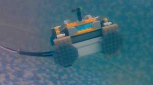 Самодвижущаяся лего подводная лодка/лего подводная л?
