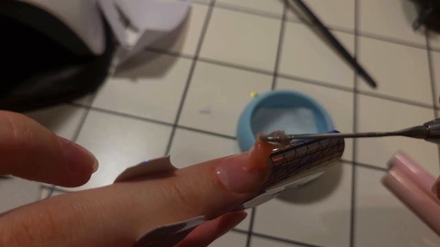 ногти самой себе с дизайном щупальц осьминога