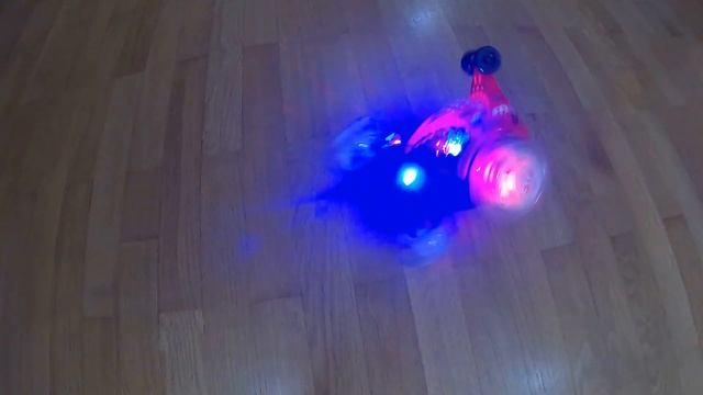 Акробатическая машинка Маквин  перевертыш на радиоуп?