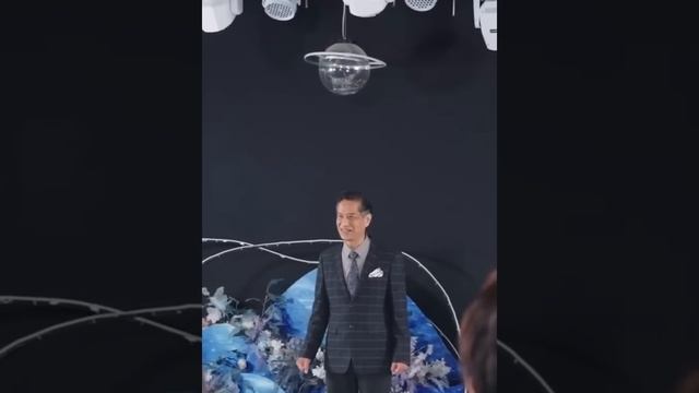 После развода жена которую презирал CEO вернулась бога?