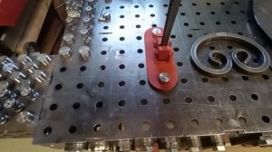 Холодная ковка.Приспособление для загиба окончания при изготовлении элементов холодной ковки