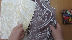 Шью наволочки на  подушки из лоскутов мебельной ткани.