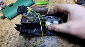 Не работает доводчик задней двери VW Transporter