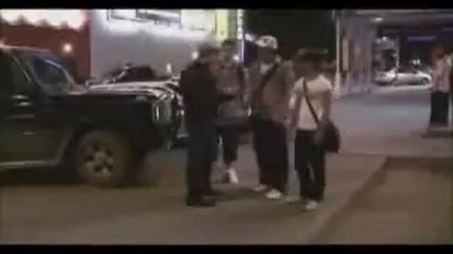 хип-хоп гоп читает рэп