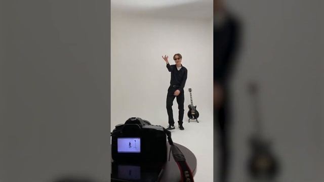 МОЛОДОЕ ИМЯ - НОВОЕ ЗВУЧАНИЕ ИНДУСТРИИ! ОБЪЕДИНЯЯ РОК И ХИП-ХОП В ОДИН ЖАНР смотреть онлайн