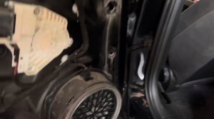 Замена штатных динамиков в Audi a4 b8 на DL Audio  barracuda 165 SE