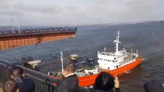 0512: в Николаеве разводят мосты (2)