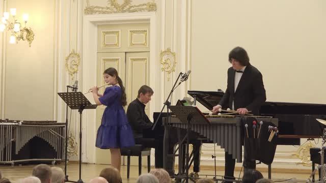 Боливар. Вероника Чижик флейта (10 лет) и джазовое трио. Филармония Спб. смотреть онлайн