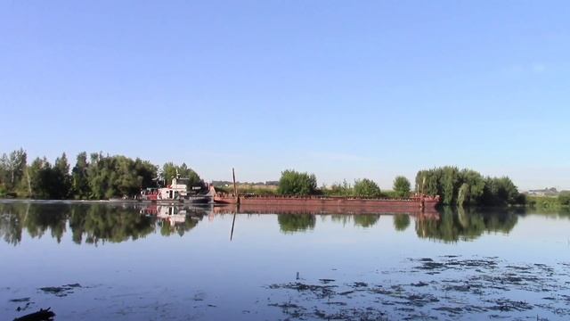 Утренний рейс буксира толкача 