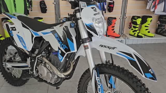 Обзор на обновленную версию всеми любимого эндуро мотоцикла: эндуро мотоцикл ROCKOT R5H Cyclone! смотреть онлайн