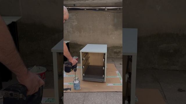 Боядисване на мебели с тебеширена боя! Chalky paint от Rust Oleum смотреть онлайн