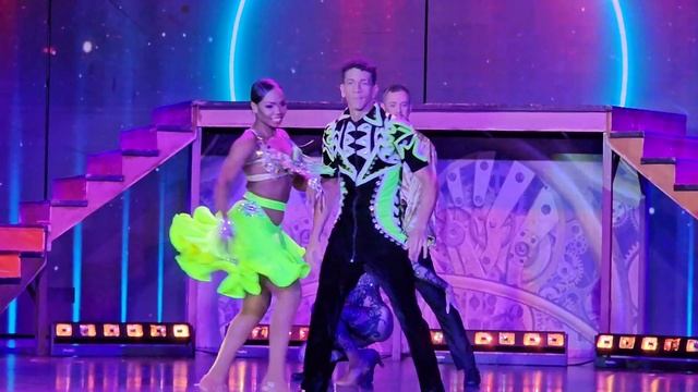 Последний вечер на MSC Seaside смотреть онлайн