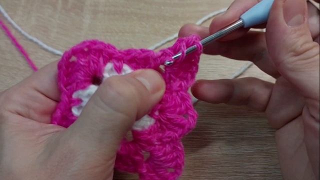 Вот такой ЗАМЕЧАТЕЛЬНЫЙ ЯРКИЙ МНОГОУГОЛЬНЫЙ МОТИВ! смотреть онлайн