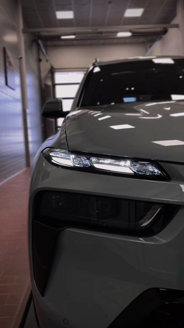 Кристаллы SWAROVSKI в фарах BMW X7