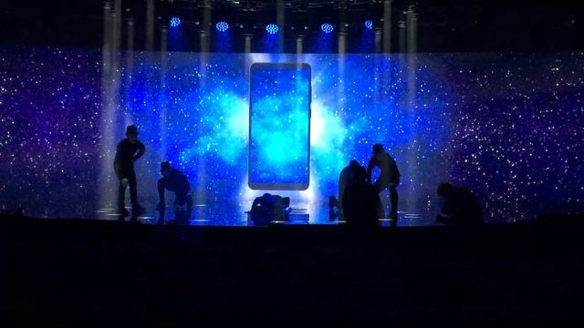 Репетиция выступления на презентации новой модели Honor смотреть онлайн