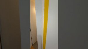 Как исправить зазор между наличником и не ровной стен?