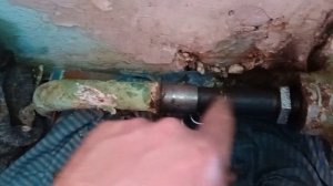 Замена металлического сгона на чугунном радиаторе