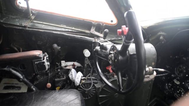 Кабина пилота самолета ТУ-104 на аэродроме Бердска