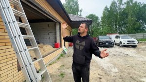 Неожиданный поворот. Начали строить навес. Разводим освещение на участке. Жизнь простых людей.