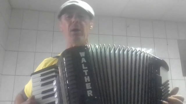 белый теплоход