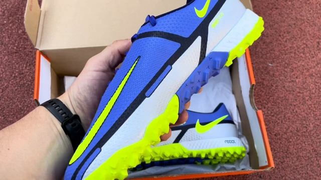 Обзор NIKE REACT PHANTOM GT 2 PRO TF (DC0768-570) смотреть онлайн