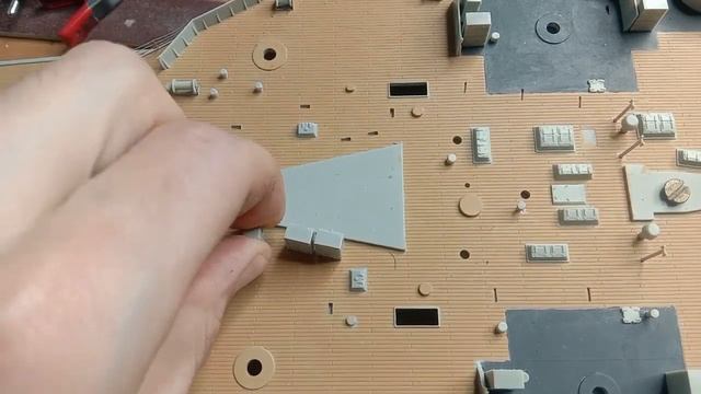 Линейный крейсeр HOOD 1: 200 Часть 4 смотреть онлайн