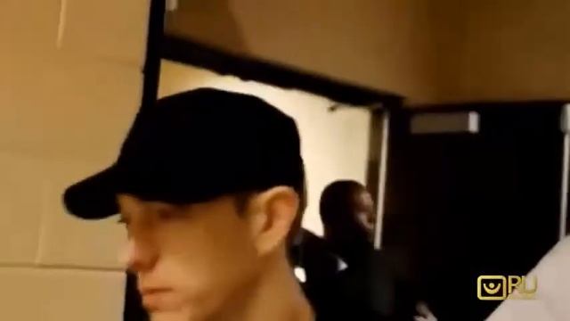 Дискотека від Шакіри (сюжет RU Music) смотреть онлайн