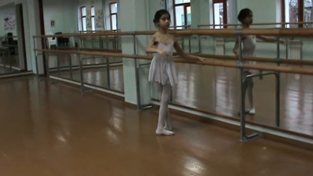 #shorts Гранд Батман Жете. Аделина, обрати внимание на ошибки. Работай, исправляй.