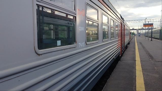 30 мая 2025 г. Электропоезд ЭТ2М-122 Стоит на станции Малая Вишера смотреть онлайн