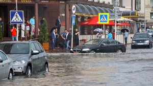 Размытые дороги и затопленные дома. Сильнейшие ливни обрушились на Беларусь