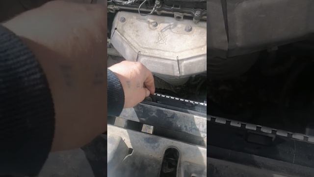 ПЕЖО 308 Замена радиатора охлаждения двигателя . быстры смотреть онлайн