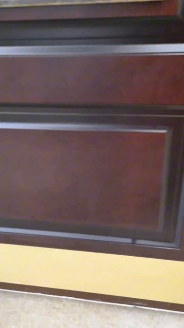 Двустворчатая входная дверь в дом с терморазрывом, ст?