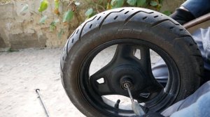 КАК ВЫТАЩИТЬ ПОДШИПНИК ИЗ ПЕРЕДНЕГО КОЛЕСА СКУТЕРА