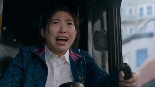 Держитесь за поручни! – Кейти Шан Чи и легенда десяти колец для ВП смотреть онлайн