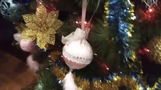 Поздравление с праздниками. Ёлочные новогодние игрушки сделанные своими руками. смотреть онлайн