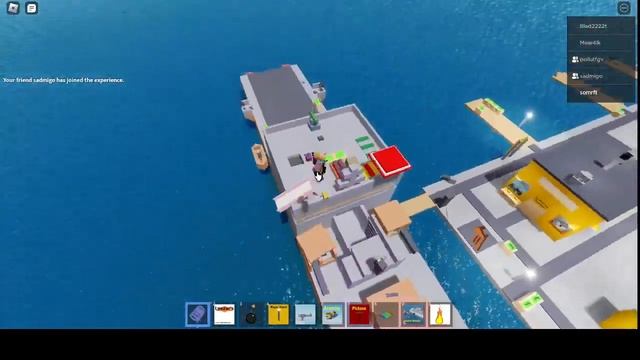 играю в Destroy the Ship 3 чясть Roblox