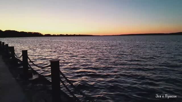 На набережной в Калязине. Красивый вечер на Волге. смотреть онлайн