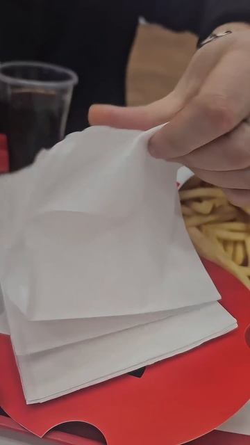 Чем чистить столешницу из искусственного акрилового ?